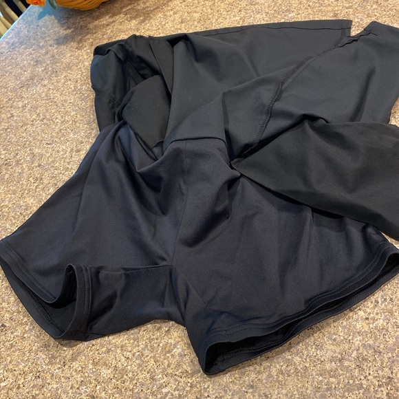 Adidas ClimaCOOL Black and White Skort Size 6 - Picture 11 of 17